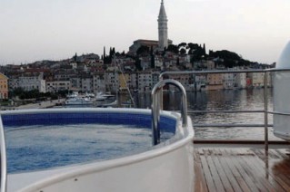 Yacht Big Aron Plunge Pool